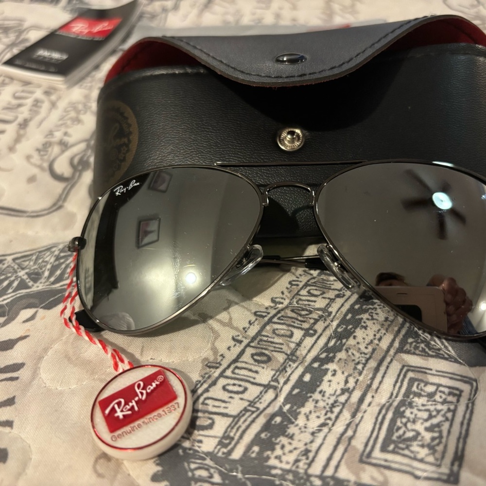 Ray-Ban Silver Aviator Sunglasses